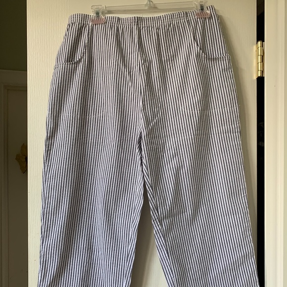 NWT Denim& Co. seersucker crops - Picture 1 of 4
